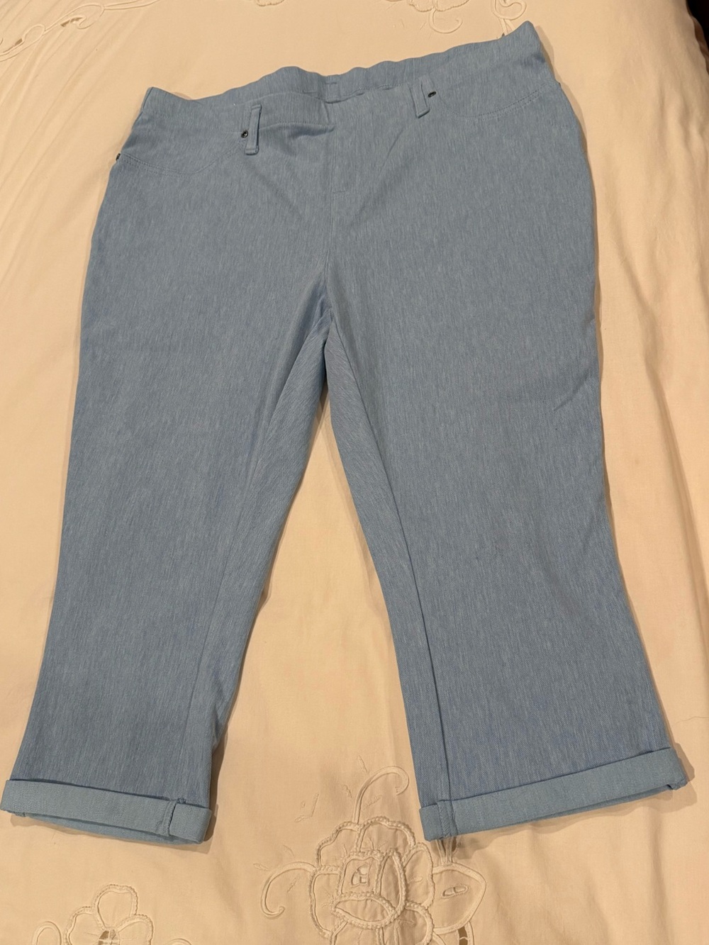 Light Blue pull on Stretch Capri Pants with cuffs and back pockets